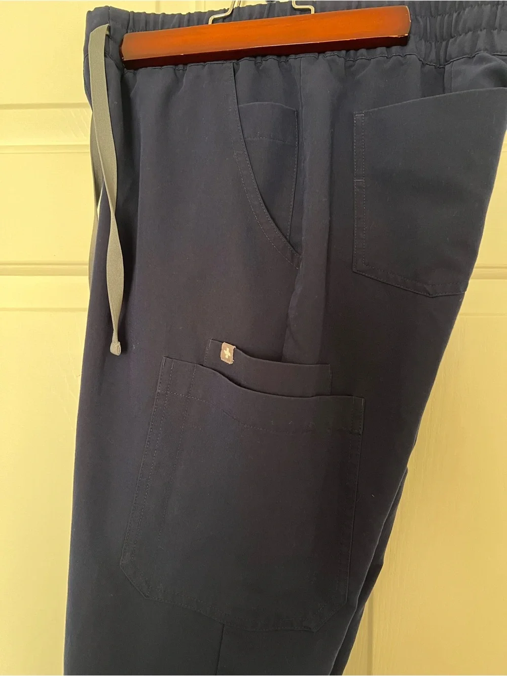 Figs slim cargo